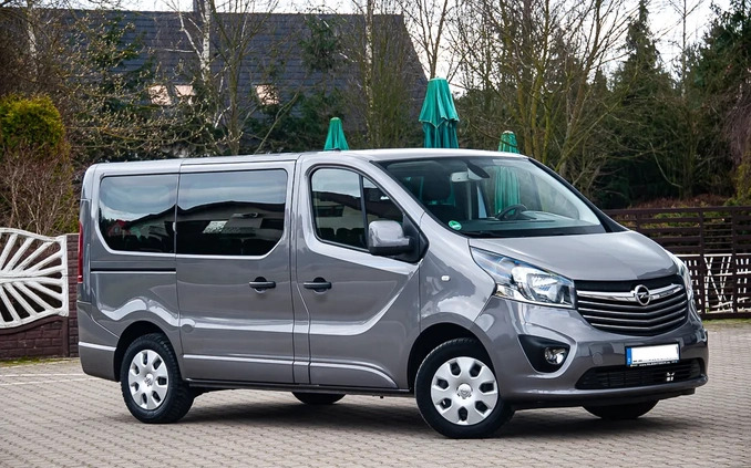 Opel Vivaro cena 66990 przebieg: 236000, rok produkcji 2018 z Korfantów małe 781